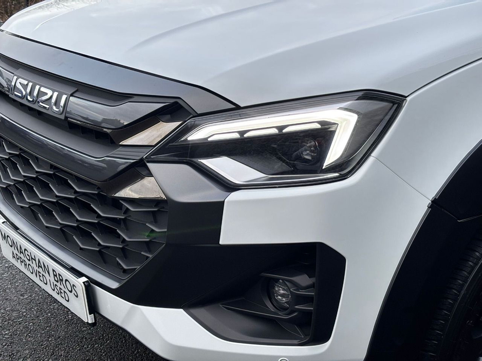 2025 Isuzu D-MAX V-CROSS DCB €48,851