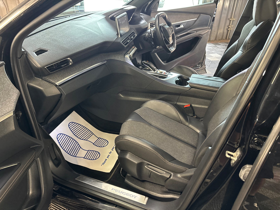 2017 Peugeot 3008 - image 17