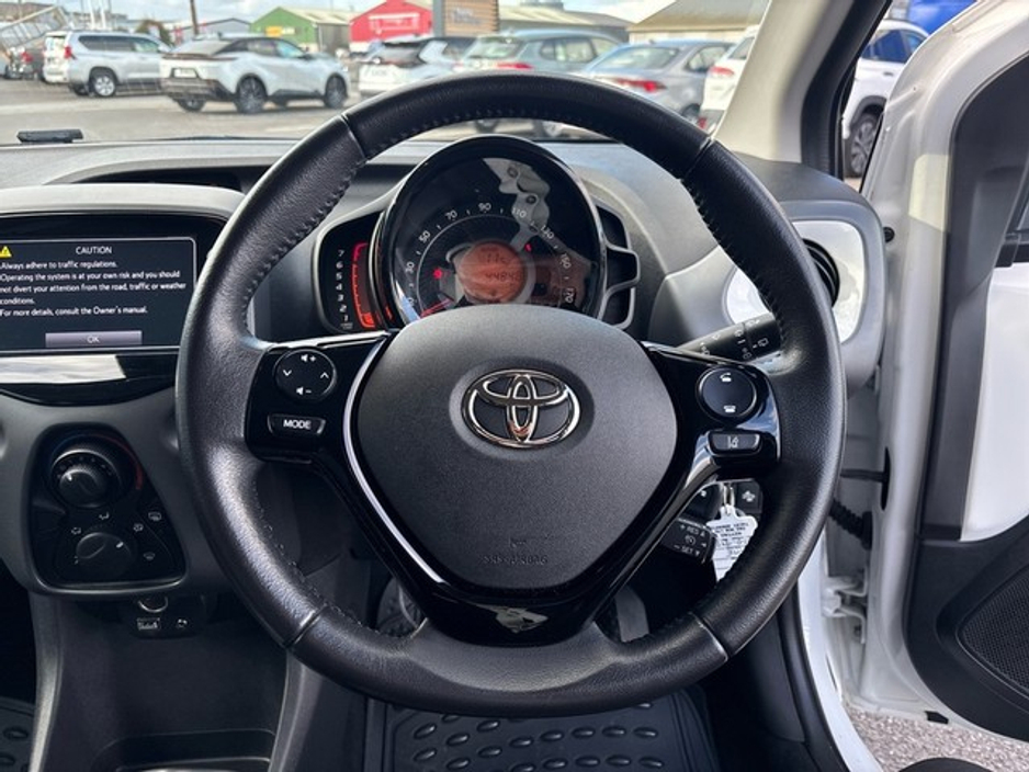 2021 Toyota Aygo - image 9