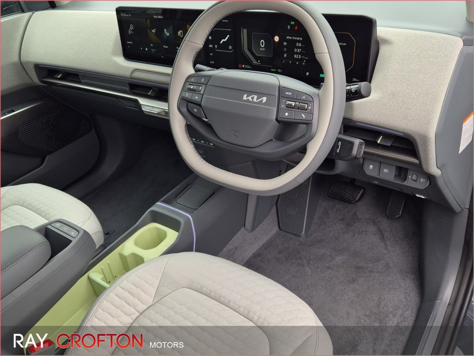 2026 Kia EV3 - image 2