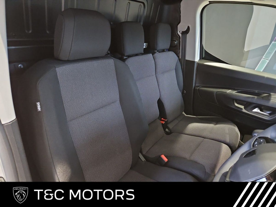 2026 Peugeot Partner - image 18