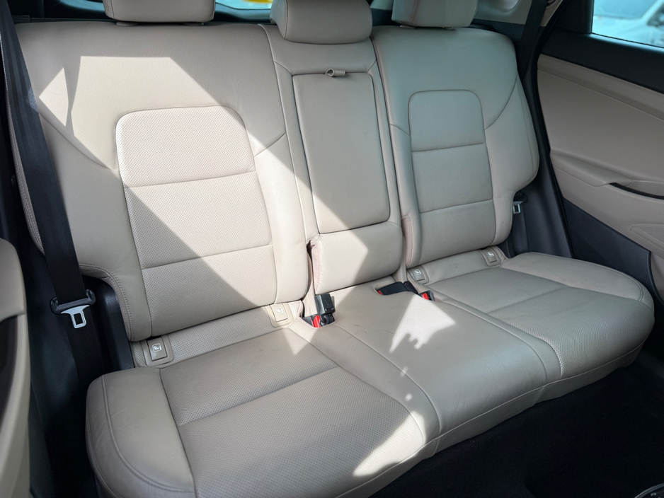 2017 Hyundai Tucson - image 21