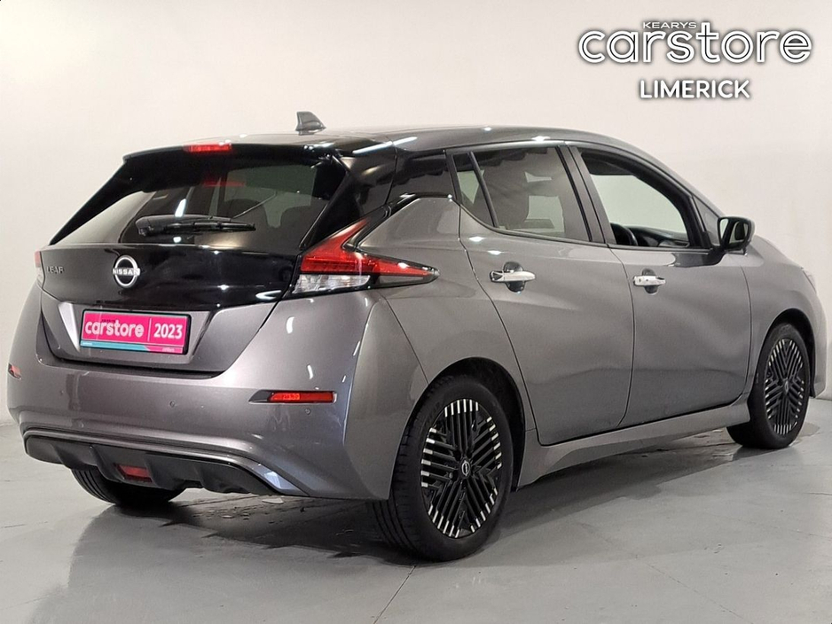 2023 Nissan Leaf - image 3