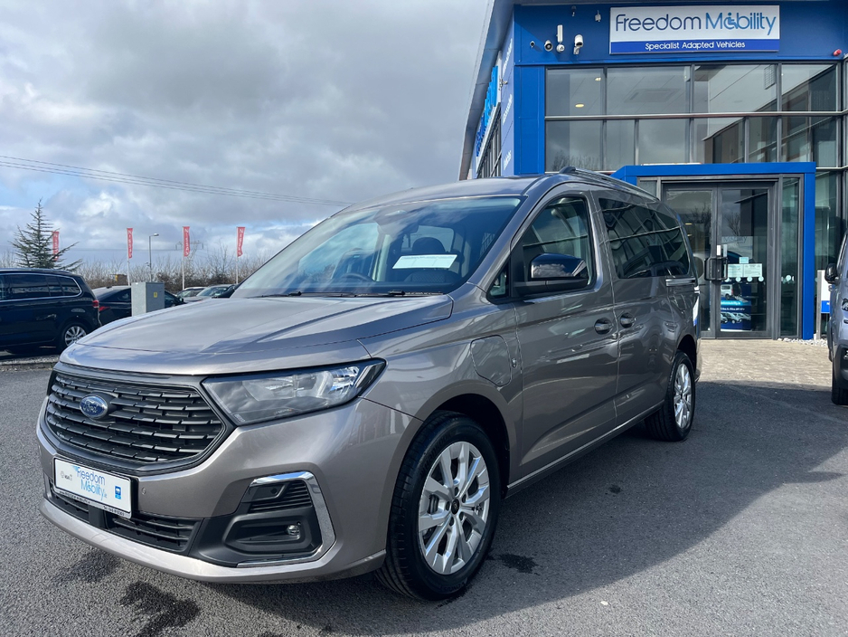 2026 Ford Tourneo Connect - image 3