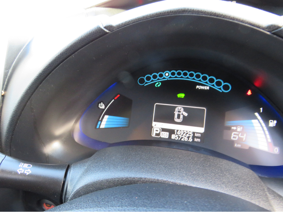 2014 Nissan Leaf - image 5