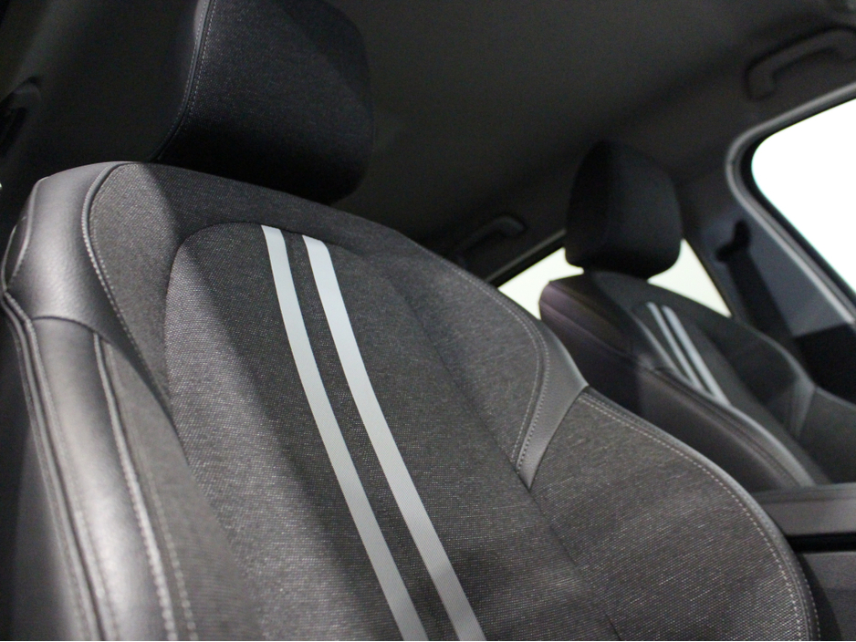 2021 BMW 1 Series - image 23