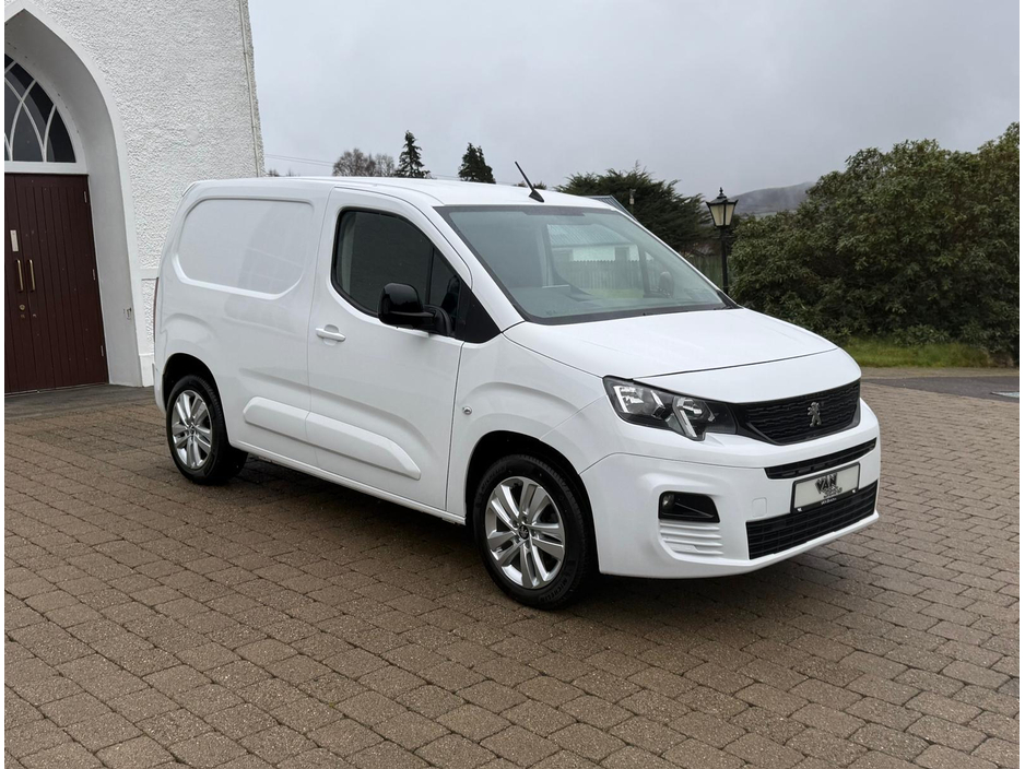 2022 Peugeot Partner PROFESSIONAL PREMIUM BLUEHDI L1 €14,550