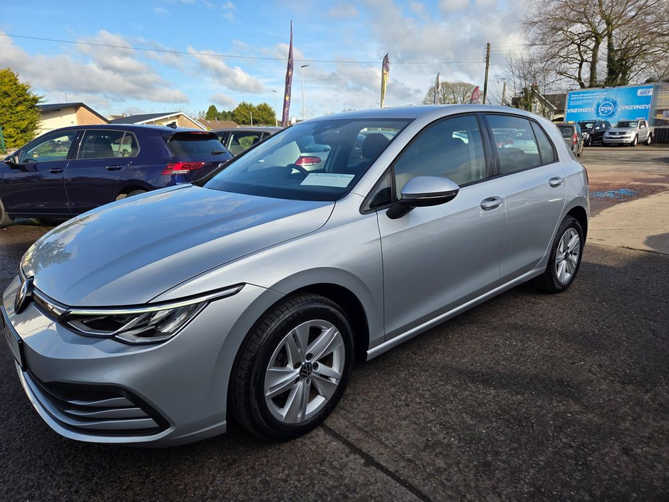 2022 Volkswagen Golf LIFE TDI €25,950