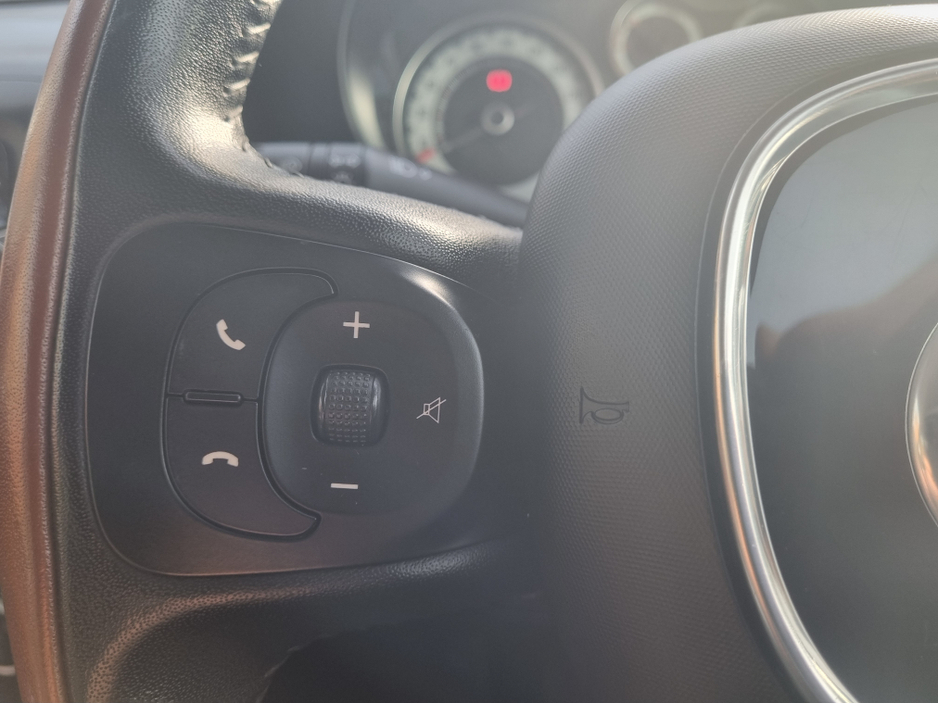 2014 Fiat 500 - image 21