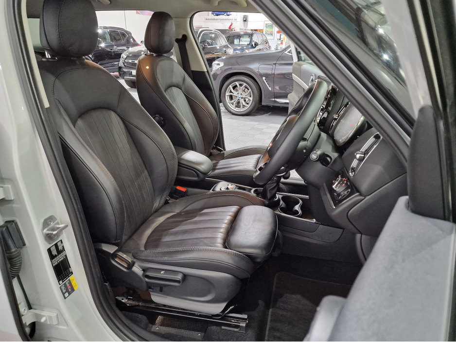 2021 MINI Countryman SE ALL4 EXCLUSIVE (PLUG IN HYBRID) AUTOMATIC **ONE OWNER / HUGE SPEC / APPLE CARPLAY / CRUISE CONTROL / FULL BLACK LEATHER / HEATED FRONT SEATS / REVERSE CAMERA / REAR TINTED GLASS / SAT NAV** €27,900