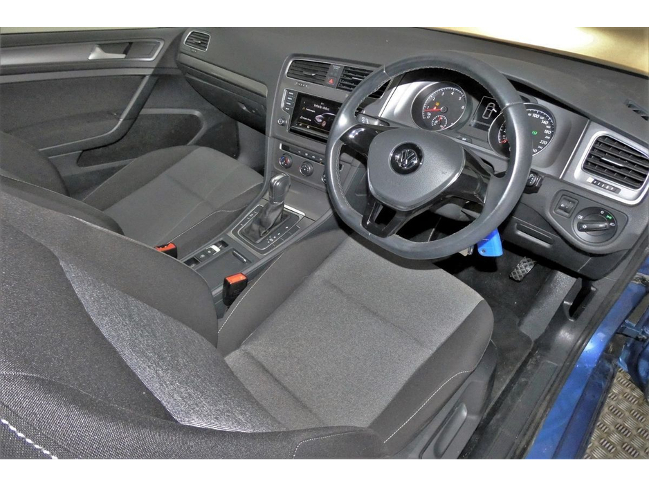 2016 Volkswagen Golf - image 13