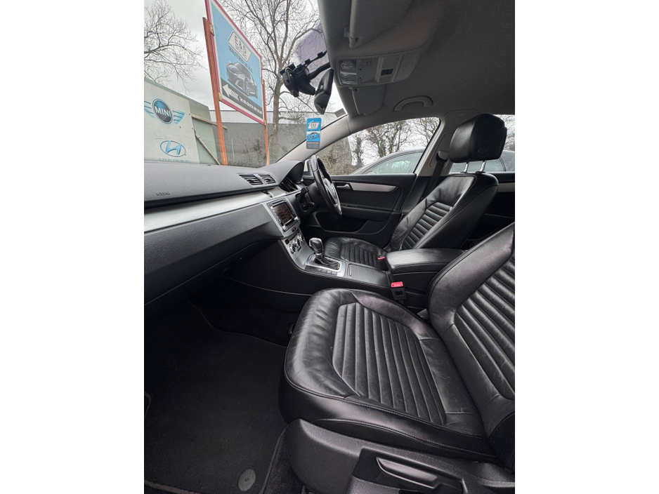 2013 Volkswagen Passat 2.0 TDI HIGHLINE BLUEMOTION 14 140PS 4DR AUTO €8,750