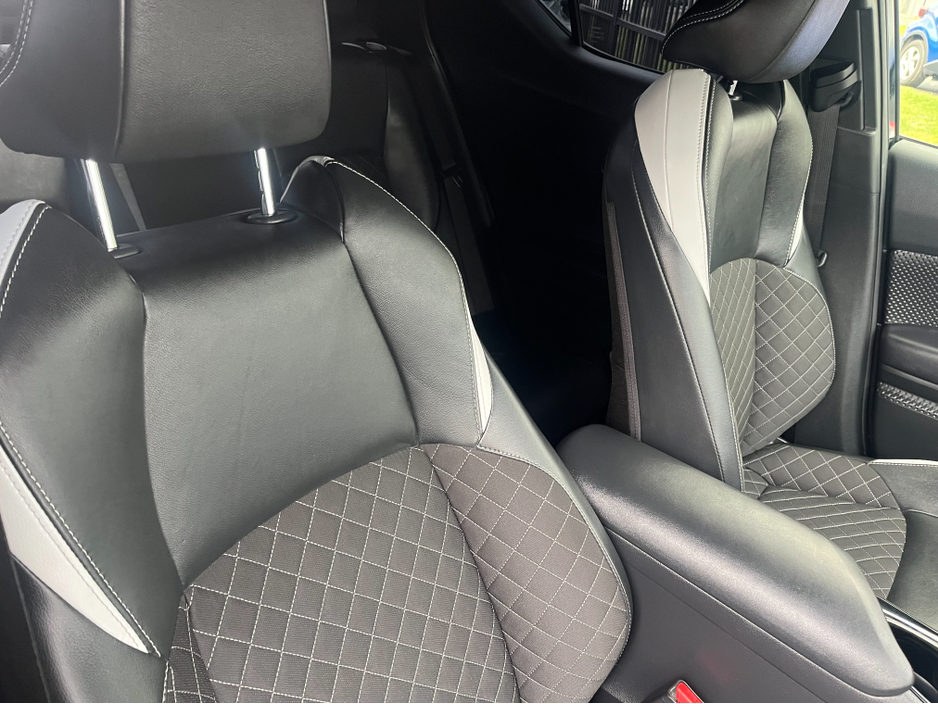 2019 Toyota C-HR 1.8 HYBRID AUTOMATIC HIGH SPEC €18,450