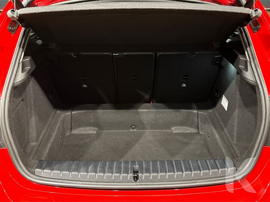 2019 BMW 1 Series - image 12