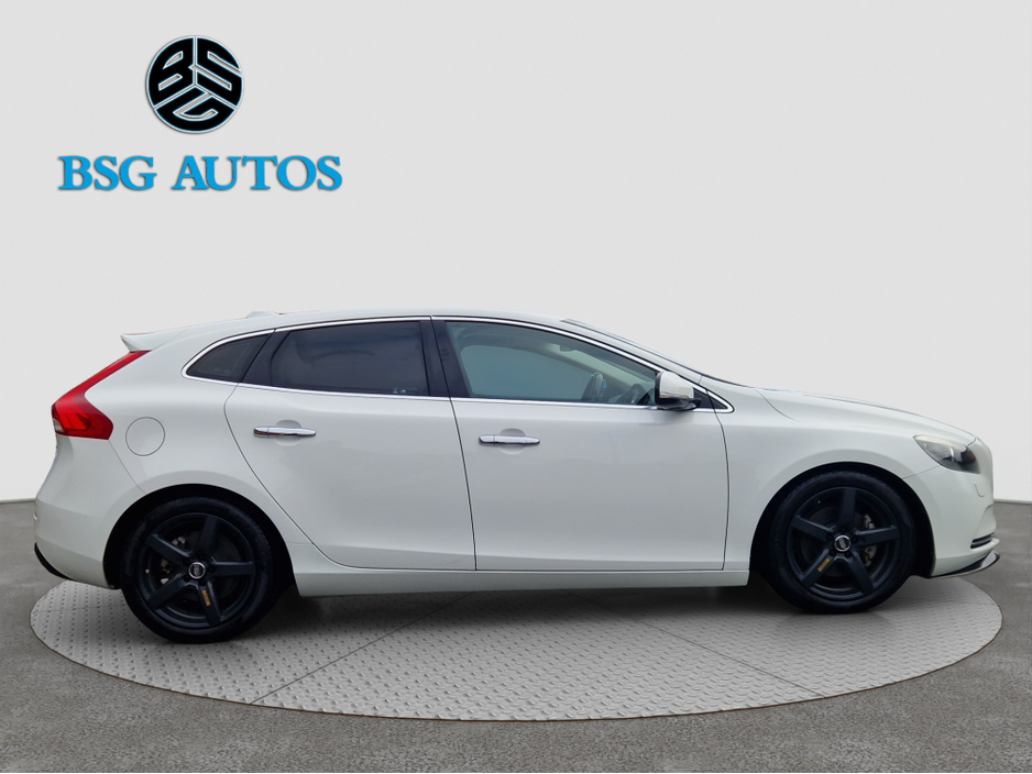 2015 Volvo V40 2015 T4 1.6 AUTOMATIC €12,495