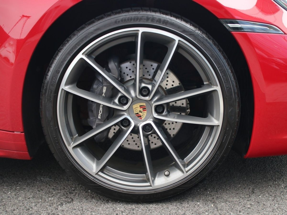 2022 Porsche 911 Carrera €175,000