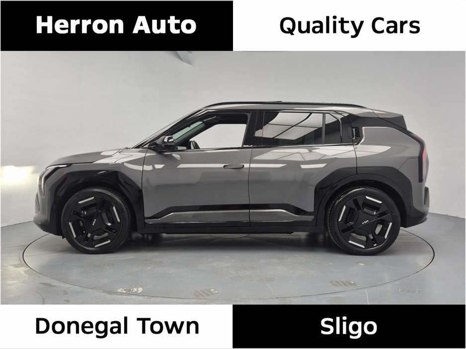 2025 Kia EV3 - image 2