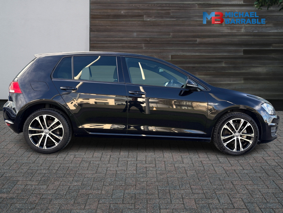 2014 Volkswagen Golf - image 4
