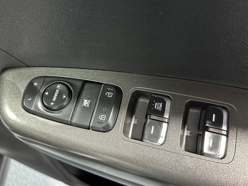 2016 Kia Sportage - image 19