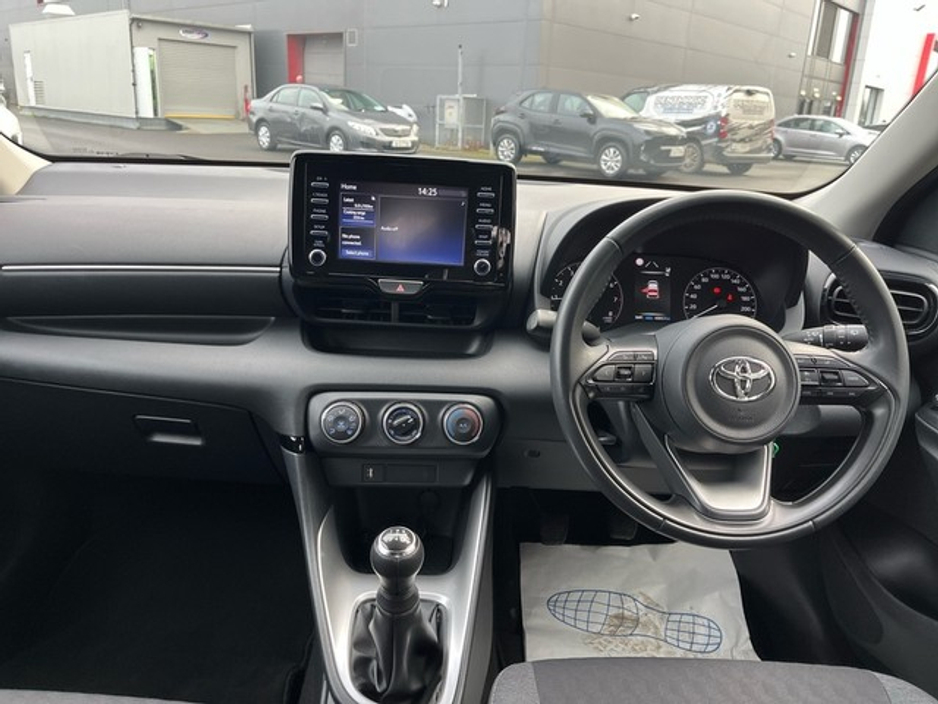 2022 Toyota Yaris 1.0 LUNA 4DR €18,450