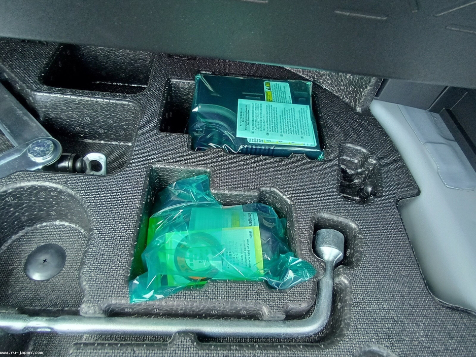 2023 Toyota Rav4 2.5 PHEV AWD-i Sol €41,999