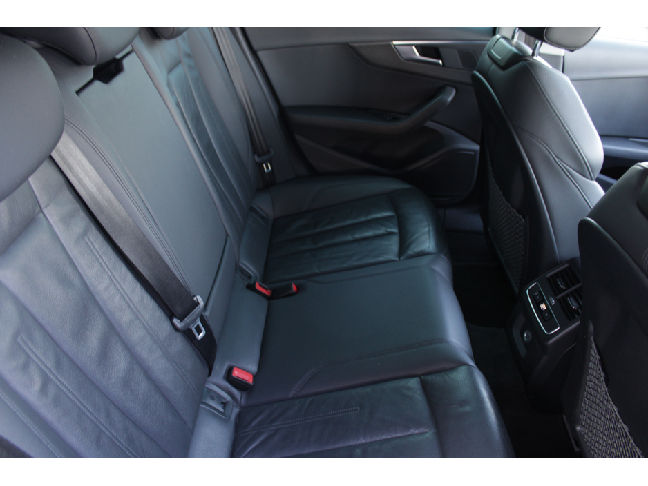 2020 Audi A4 - image 19