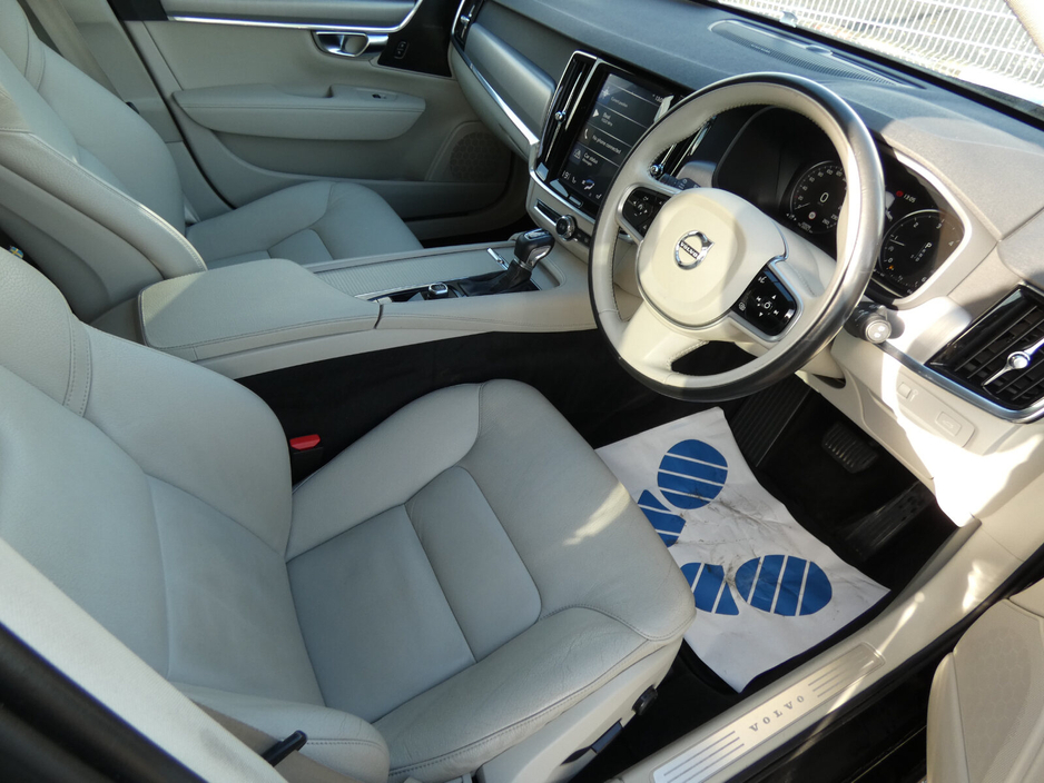2019 Volvo V90 D4 (190hp) Momentum Auto €22,450