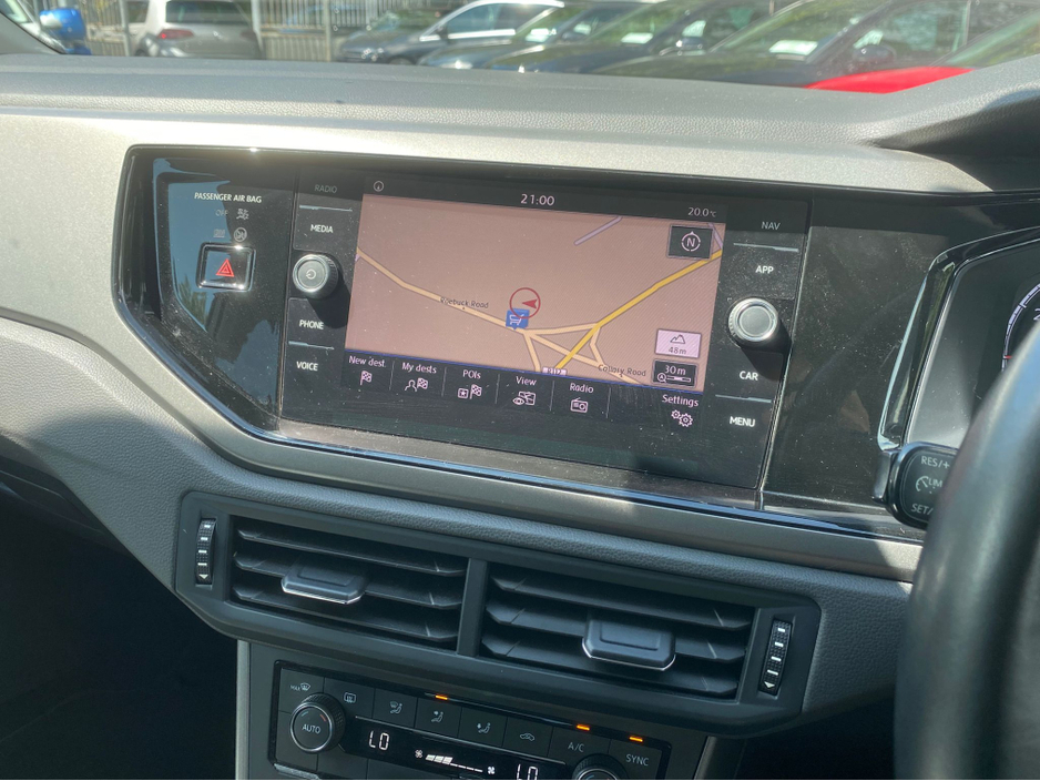 2018 Volkswagen Polo - image 12