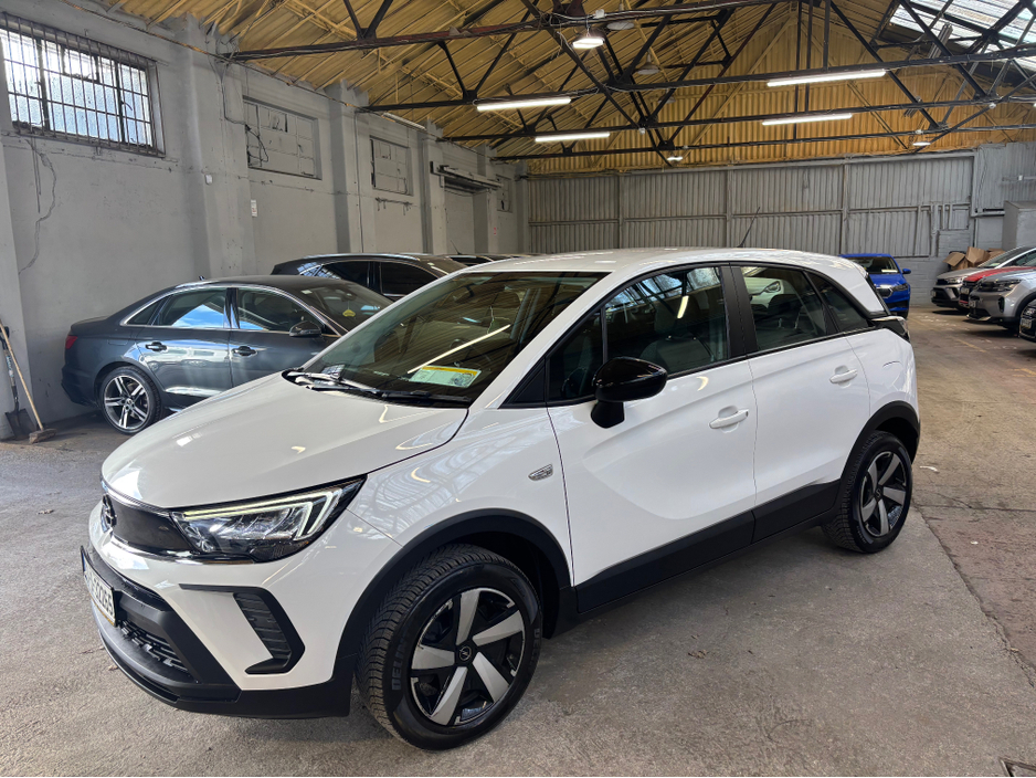 2023 Opel Crossland - image 16