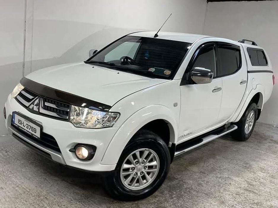 2015 Mitsubishi L200 - image 2