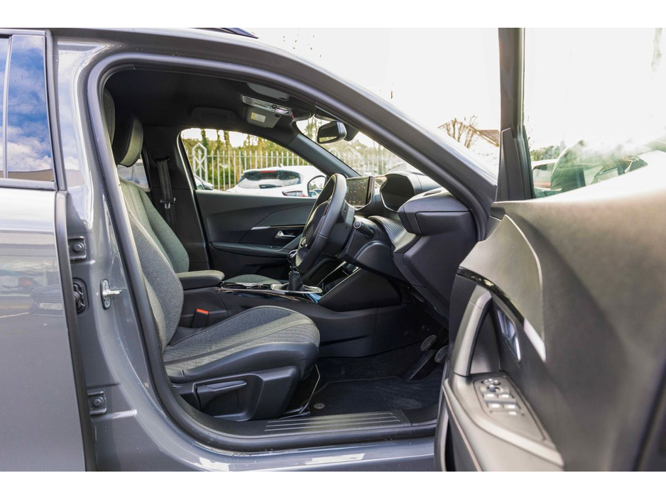 2025 Peugeot 2008 2025 Peugeot 2008 1.2 Puretech 100bhp Allure