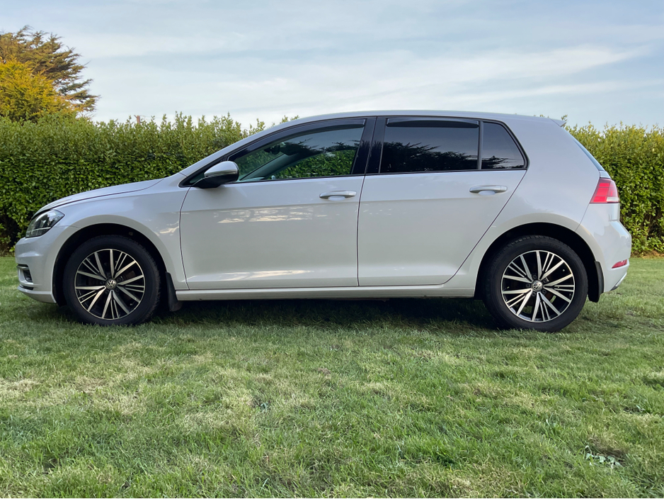 2018 Volkswagen Golf - image 10