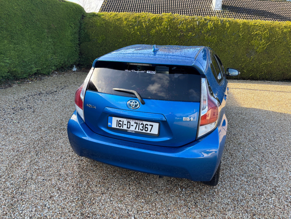 2016 Toyota Aqua 1.5 hybrid €8,950