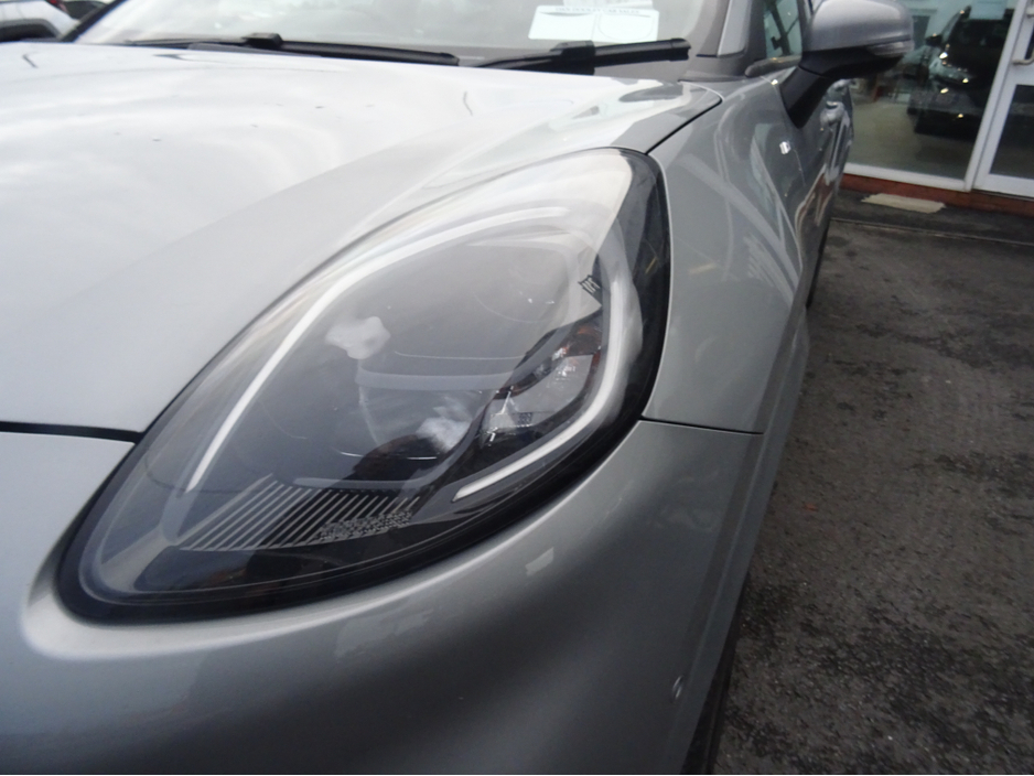 2020 Tesla Model 3 - image 2