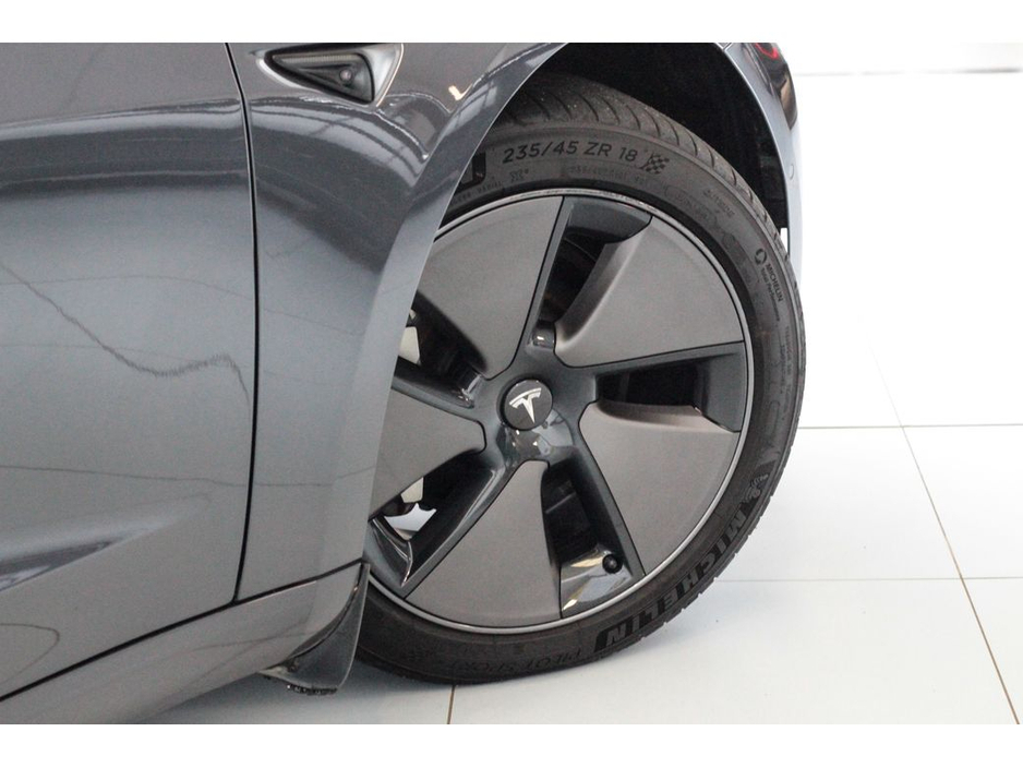2022 Tesla Model 3 Long Range AWD €28,899