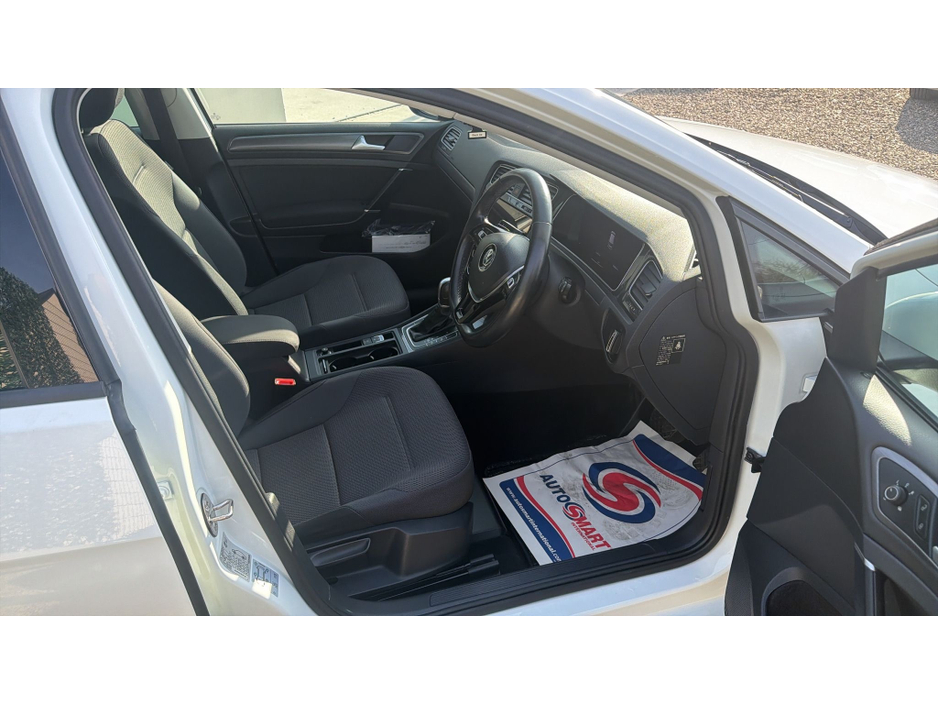 2019 Volkswagen Golf - image 5