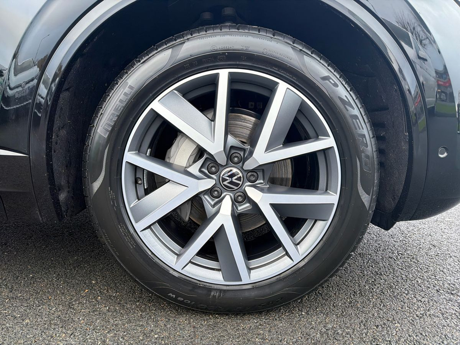 2026 Volkswagen Touareg Touareg R-Line Final Edition 231HP €113,980