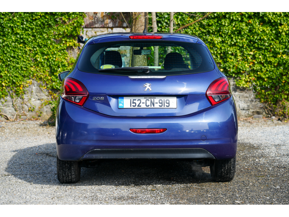 2015 Peugeot 208 - image 12