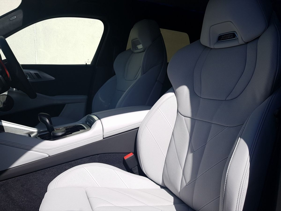 2026 BMW XM - image 7