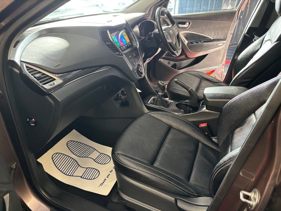 2014 Hyundai Santa Fe - image 26