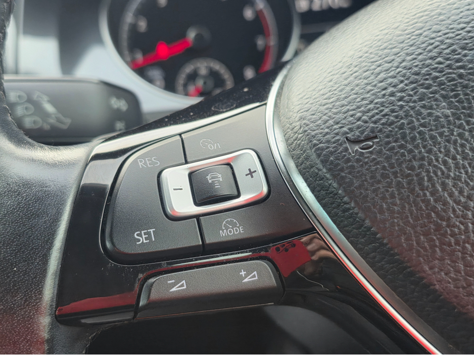 2017 Volkswagen Golf ( 172 REG ) NEW MODEL 1.2 TSI CARPLAY ANDROIDAUTO  LANE ASSIST  ALLOYS €15,450