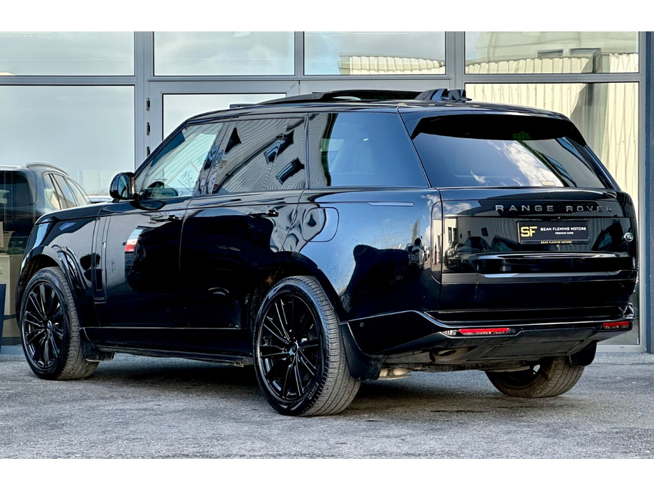 2023 Land Rover Range Rover Sport - image 3