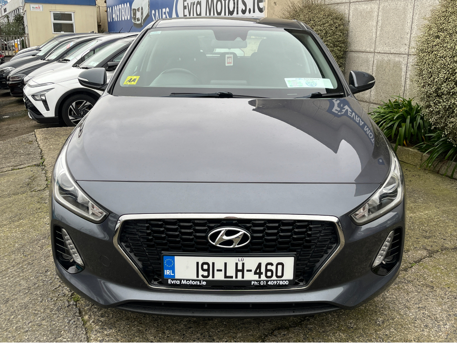2019 Hyundai i30 - image 2