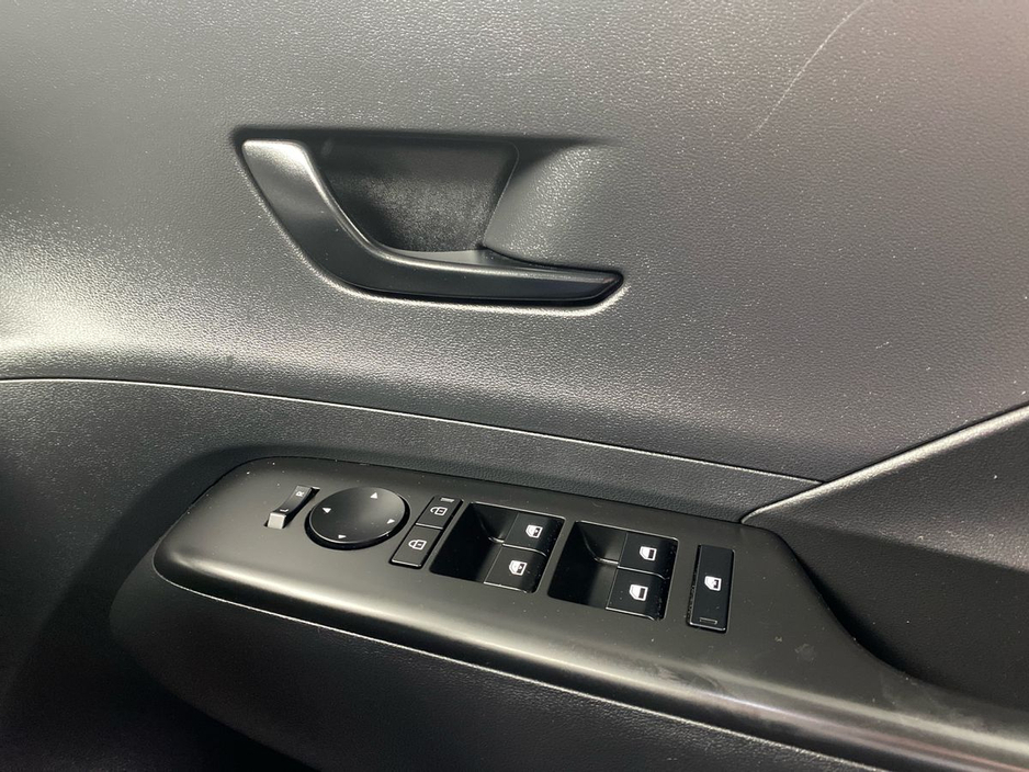 2023 Hyundai Kona - image 11