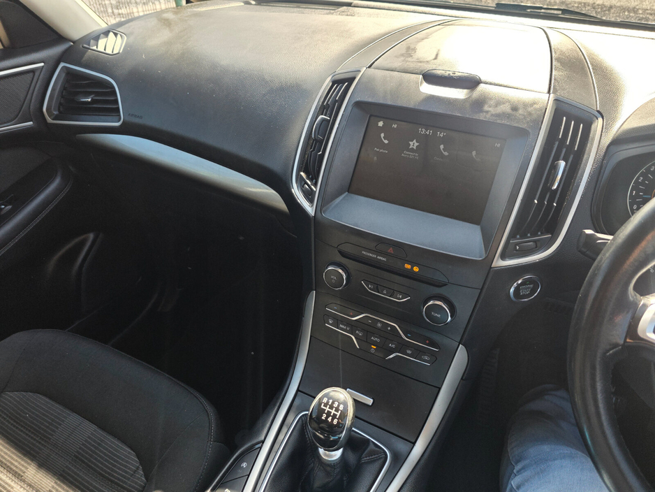 2018 Ford Galaxy - image 11