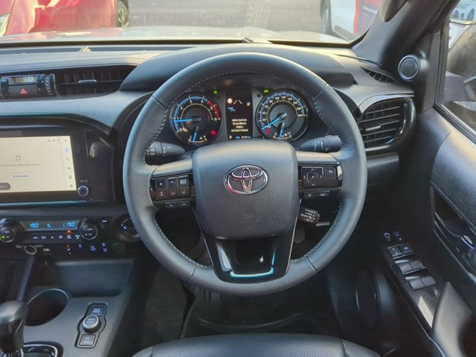 2025 Toyota Hilux HILUX 2.8 INVINCIBLE €57,000