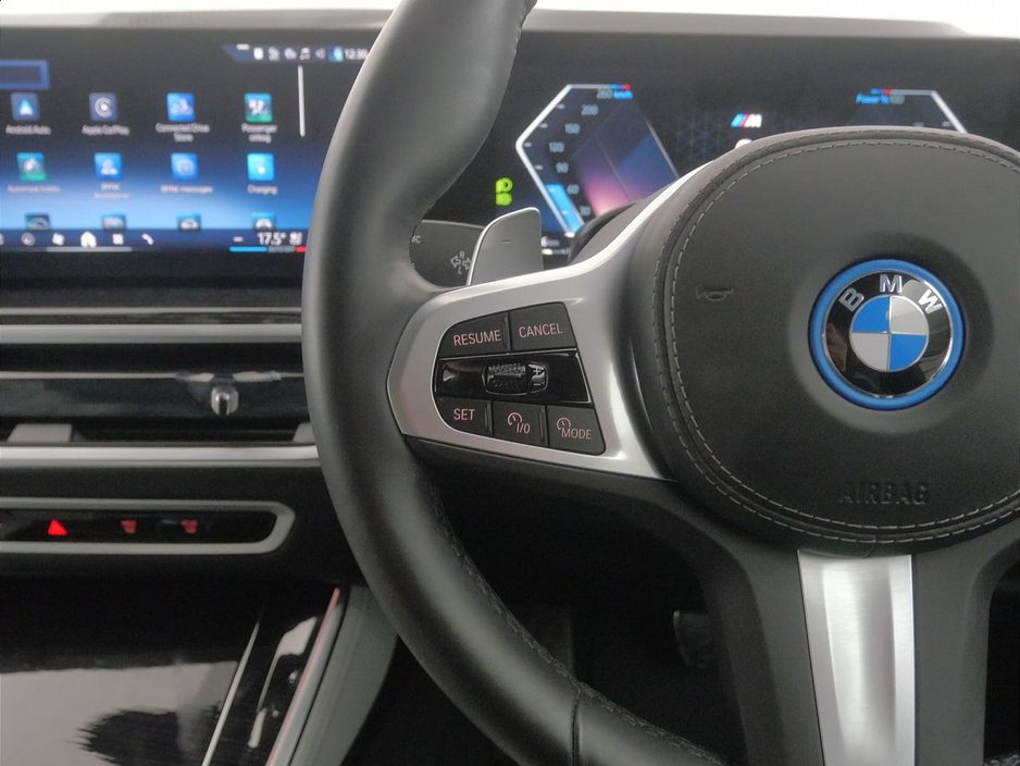 2025 BMW X5 - image 17