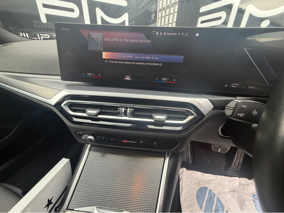 2023 BMW 3 Series - image 17