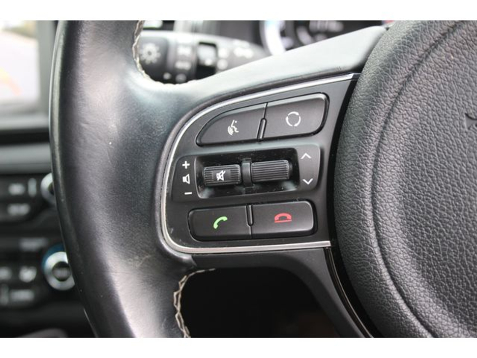 2019 Kia Niro - image 21