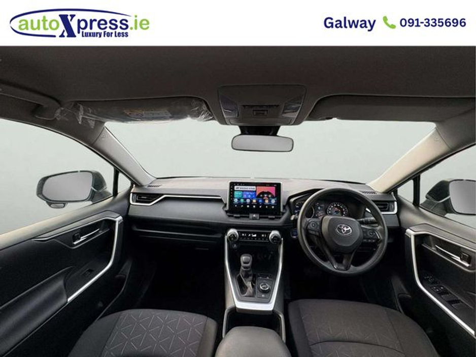 2022 Toyota Rav4 - image 8